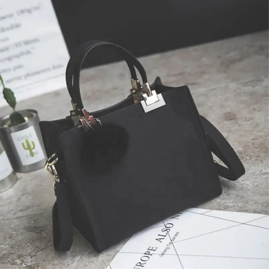Ladyloom™ Quadratische Alltags-Schultertasche mit Pompom