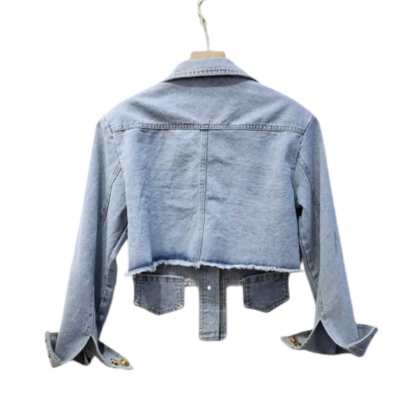 Ladyloom™ - Cropped Distressed Denimjacke mit Federn und Nieten